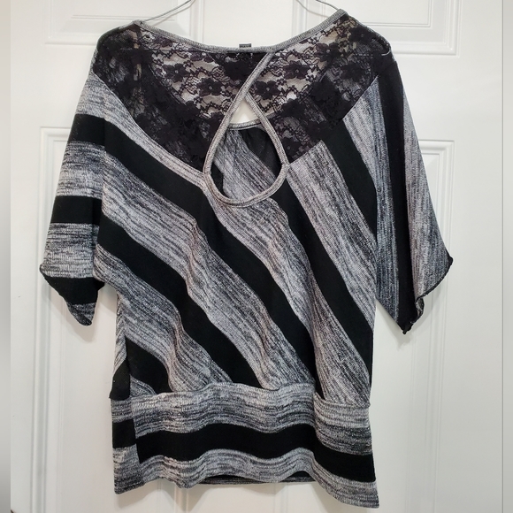 Iz Byer Black Gray Silver Striped Knit Sweater Top Size XL NWOT - Picture 2 of 16